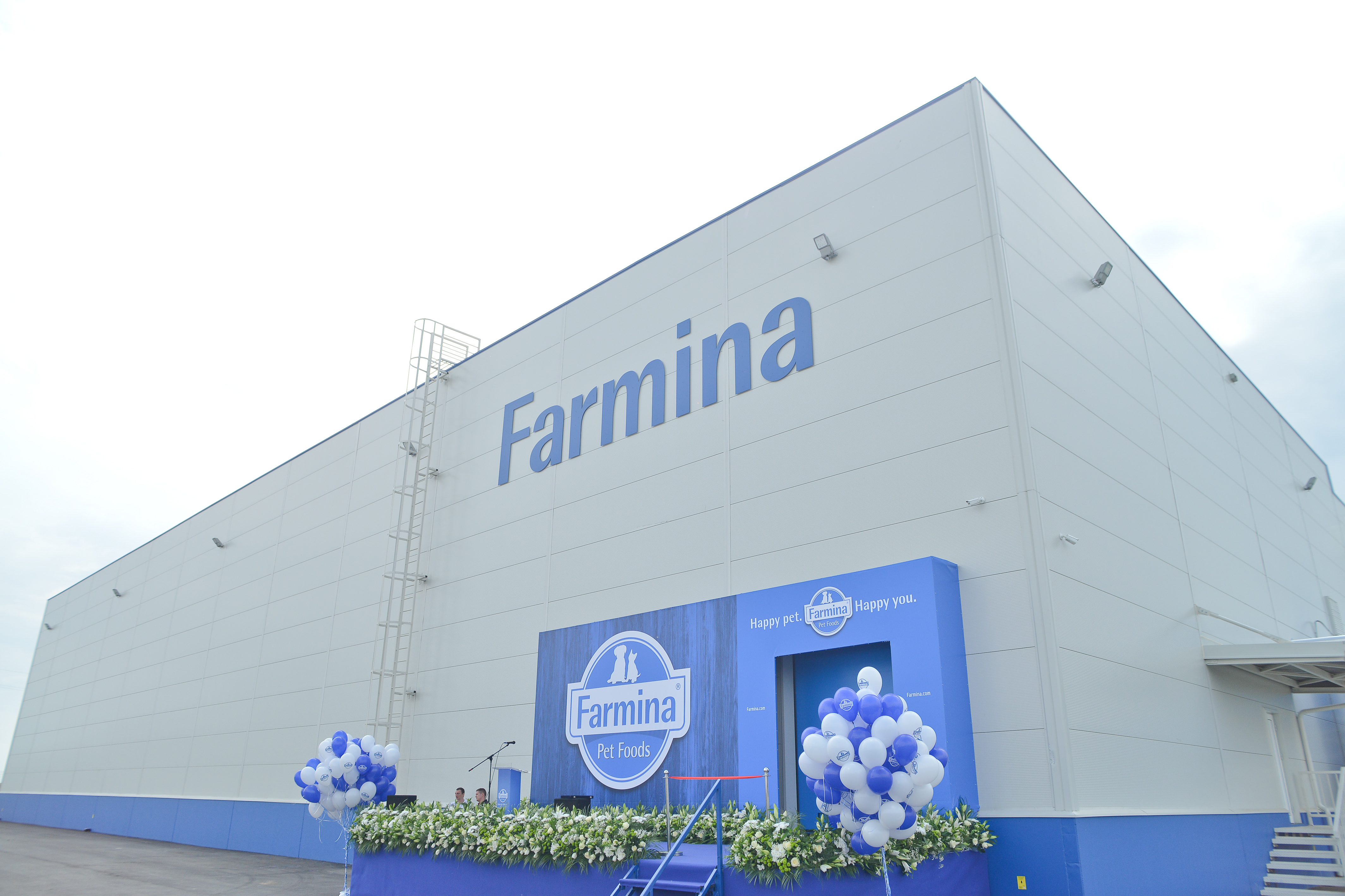 13 мая был торжественно открыт и приступил к работе завод по производству влажных кормов Farmina Pet Foods