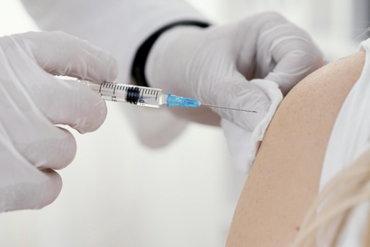 Вакцина против ВПЧ эффективна и обеспечивает коллективную защиту спустя 17 лет